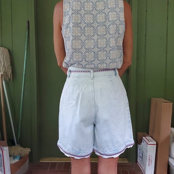Vintage high waist denim shorts - Picture 3 of 8